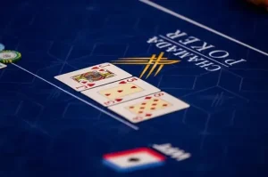 chiến lược đặt cược quá mức trong poker, áp lực cược lớn, kích thước pot, phân tích Texas Holdem
