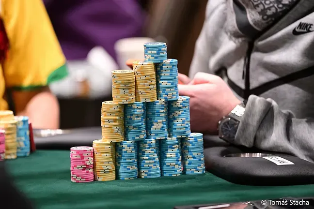 aggressive player strategy poker lag opponent adjustment Texas Holdem analysis