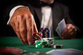 Ví dụ về chiến lược vị trí trong poker, lợi thế vị trí cuối, ra quyết định trong cá cược Texas Holdem.